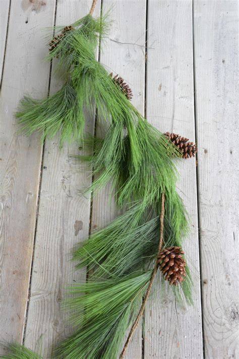Guirlande de pin et ficelle
