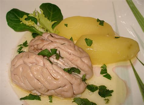 Cervelle de veau pochée dans un court-bouillon