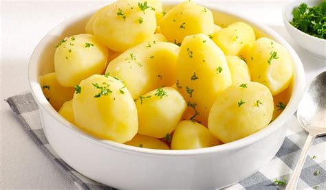 Pommes de terre vapeur et beurre citronné