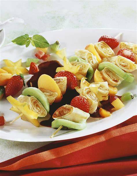 illustration brochettes de crêpes fruits chocolat