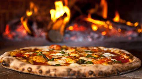 Infographie: Processus de commande et cuisson d'une pizza au feu de bois