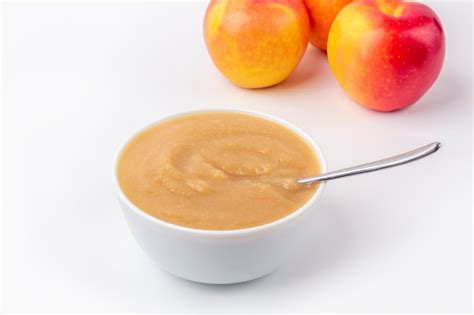 Compote de pommes dans un bol