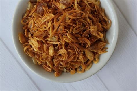 Échalotes frites dorées et croustillantes