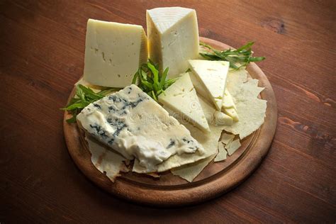 Gorgonzola et pecorino râpés
