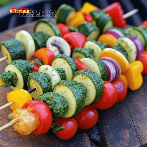 Brochettes de légumes colorées sur une grille de barbecue
