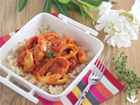 Calamars à l'armoricaine dans un plat
