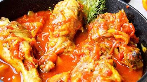 Poulet à la sauce tomate