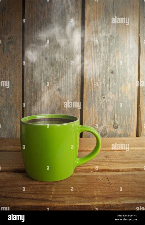 Une tasse fumante de chocolat chaud