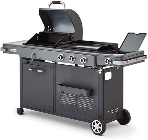 Barbecue à gaz avec un brûleur latéral infrarouge en action