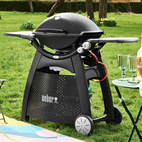 Barbecue Weber Q3200 en action