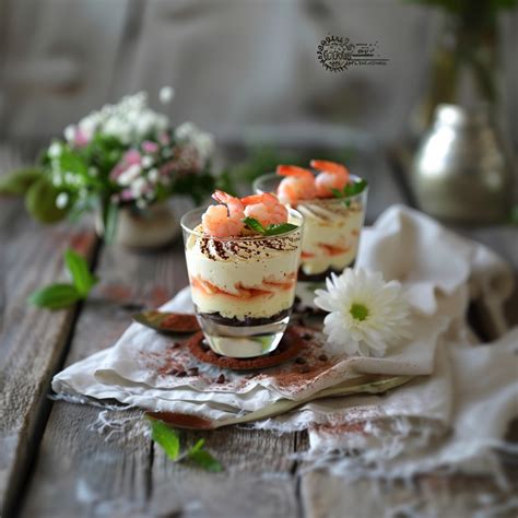 Tiramisu présenté en verrines, montrant les différentes couches