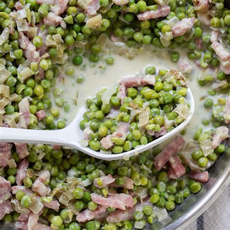 Petits pois à la crème et lardons