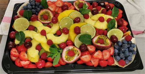 Fruits coupés et prêts à être cuits