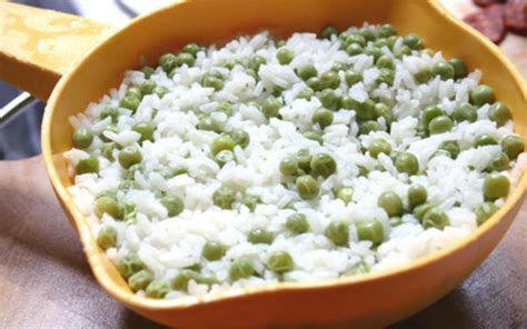 Assortiment de riz et de petits pois