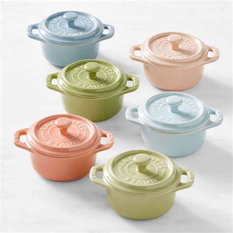 Variété de mini-cocottes colorées