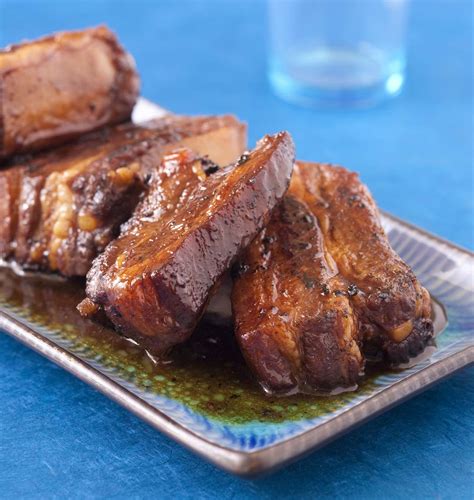 Assiette de travers de porc au caramel