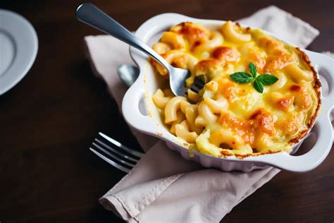 plat de gratin de macaroni au fromage fondant