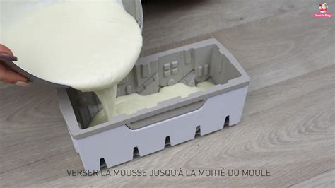 Entremet monté dans un moule Silikomart