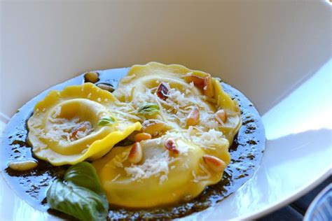 Raviolis au poulet et pesto