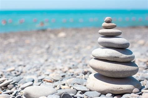 Verrines carrées transparentes empilées les unes sur les autres