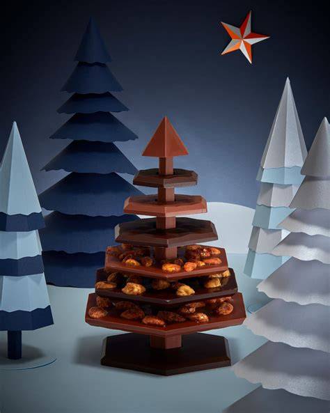 Photo: Sapin à monter soi-même en chocolat (alternance pur chocolat et fruits secs)