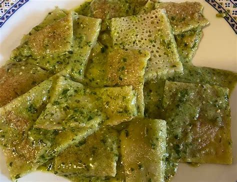 Testaroli avec du pesto