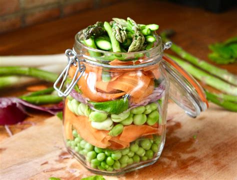 Bocaux de légumes lacto-fermentés