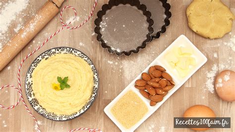 Ingrédients pour la crème d'amande : poudre d'amandes, beurre, sucre, œufs