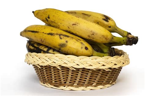 Bananes mûres dans un panier