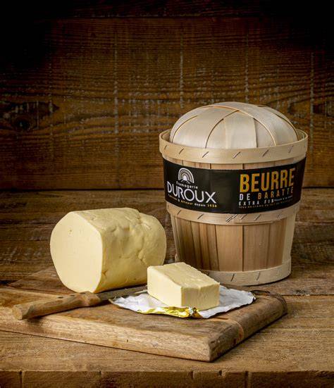 Beurre de Madame visuel: pot jaune doré et baratte artisanale