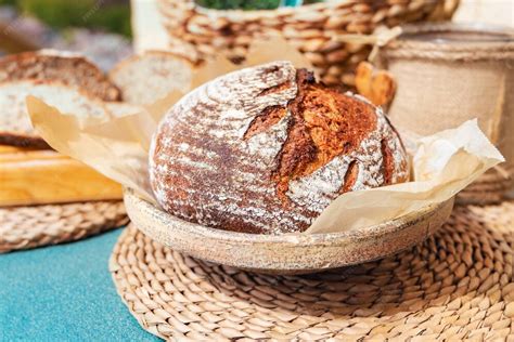 Pain au levain fraîchement sorti du four