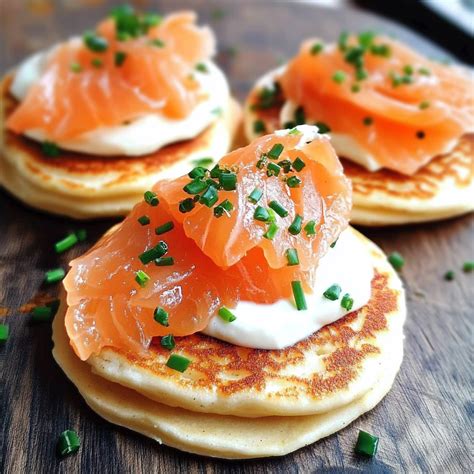 Roulés de saumon fumé sur blinis