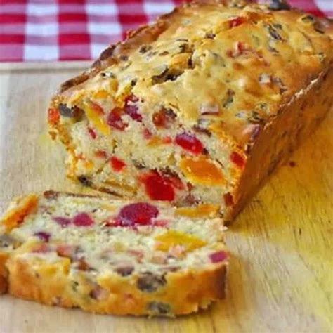 Cake aux Petits-Suisses avec des fruits