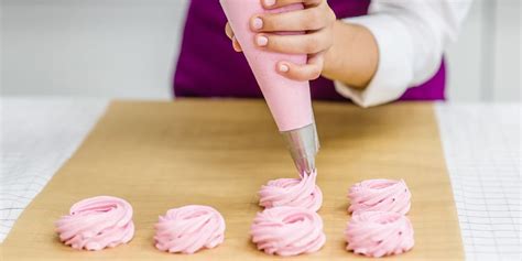 Poche à douille formant des macarons