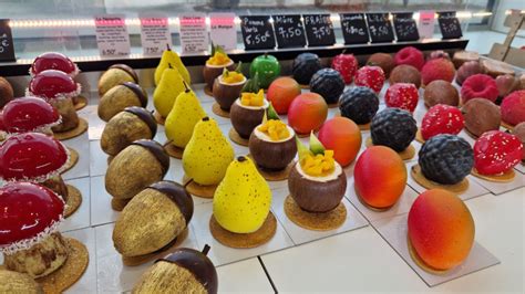 Gâteau trompe-l'œil en forme de fruit