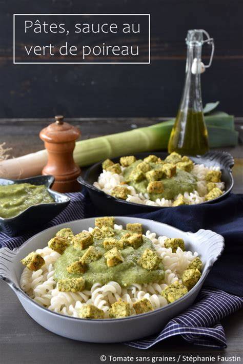 Image d’une sauce verte au poireau napant des pâtes