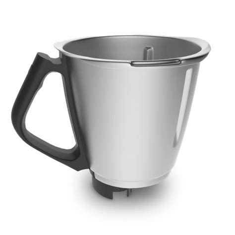 Bol du Thermomix avec les ingrédients hachés