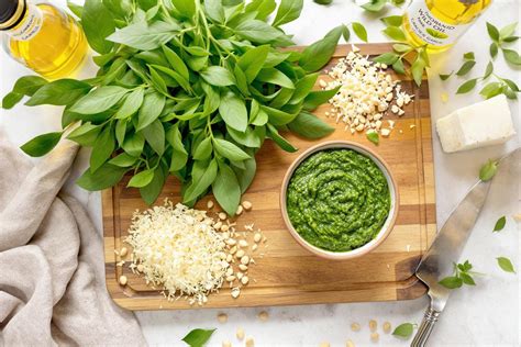 Ingrédients pour le pesto à l'ail des ours