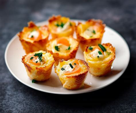 Assortiment de bouchées apéritives au saumon fumé