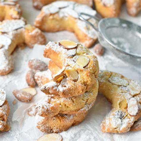 Infographie: valeur calorique moyenne d’un almond croissant cookie vegan et étapes de préparation