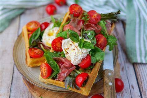 Gaufres pesto et garnitures fraîches
