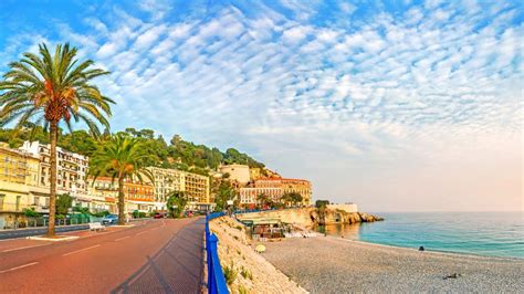 Vue panoramique de la Promenade des Anglais à Nice