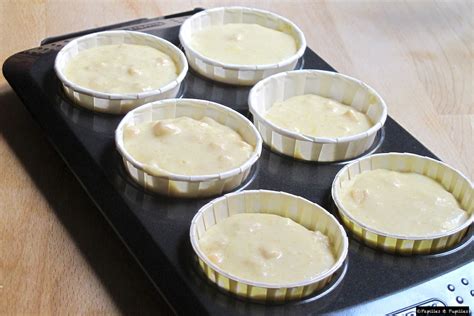 Moulage des muffins avant cuisson