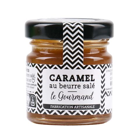 Détail d'une étiquette personnalisée sur un pot de caramel