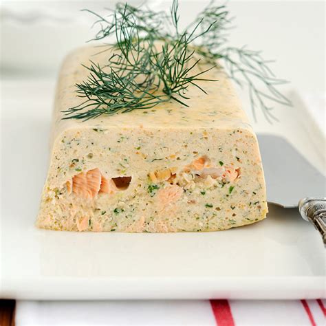 Terrine de saumon décorée