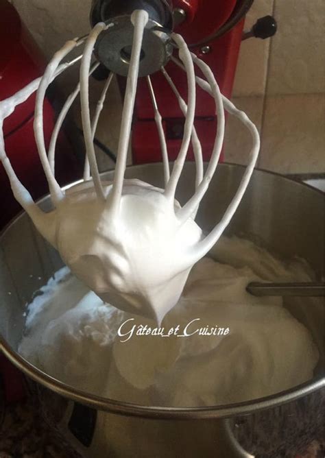 Préparation de la meringue pour dacquoise