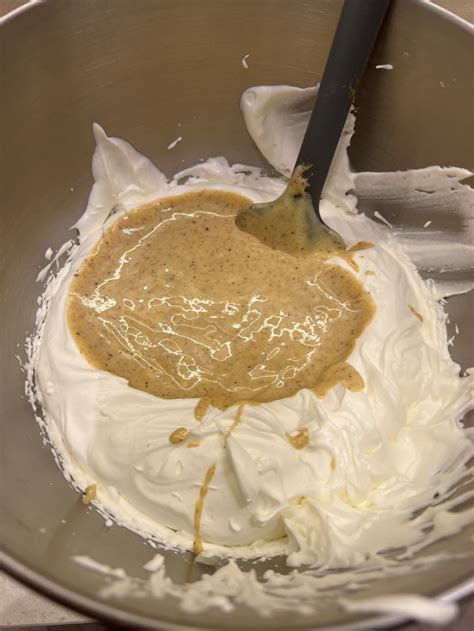 Dressage de la mousse pralinée