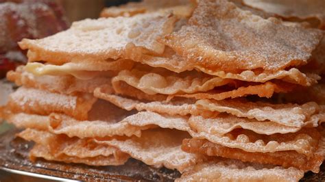 Comparaison visuelle : bugne croquante vs bugne moelleuse