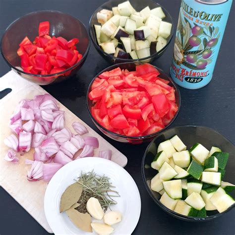 Ingrédients frais pour la ratatouille