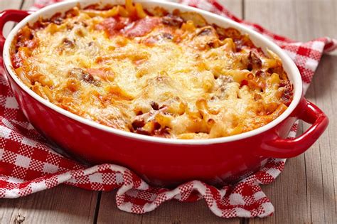 Gratin de macaroni gratiné avec lardons
